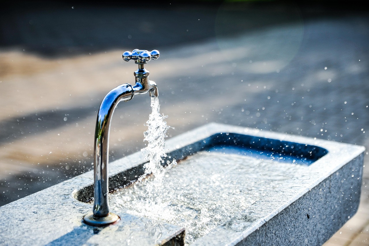 水道水を飲むと肌荒れは改善されるのか？