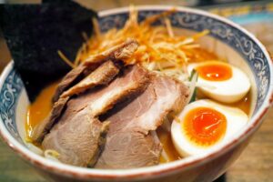 繰り返すニキビが気になるラーメン好きな人のための体内ケアとは？