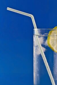 繰り返すニキビに悩む体内ケアとお酒をやめられない人向けの対策は？