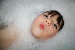 繰り返すニキビのストレス解消に最適なお風呂の時間とは？