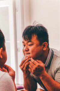 繰り返すニキビを体内ケアするためのサプリは投資先として本当に効果的なの？